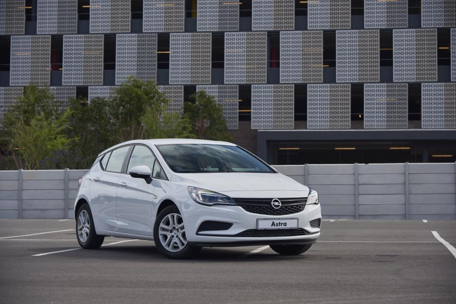  Opel Astra ecoFLEX 2016 года  (ZA) (фото 3 из 29)